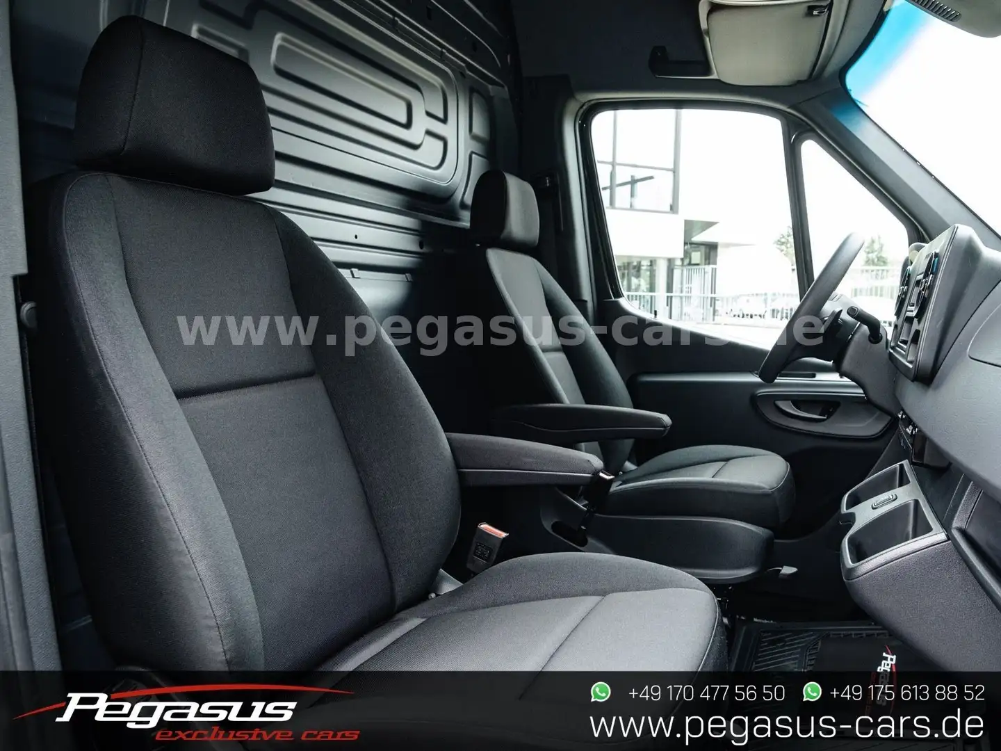 Mercedes-Benz Sprinter III 419 Kasten L2H2 lang+hoch  AHK Černá - 2
