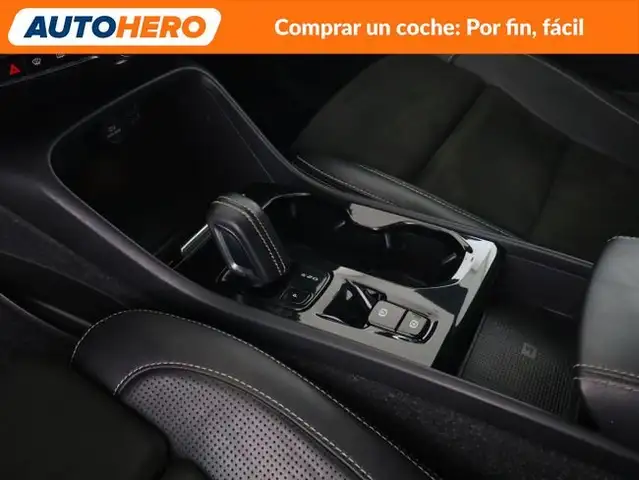 Volvo XC40 view 30