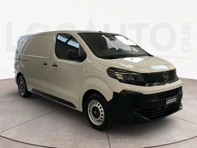 Opel Vivaro view 3