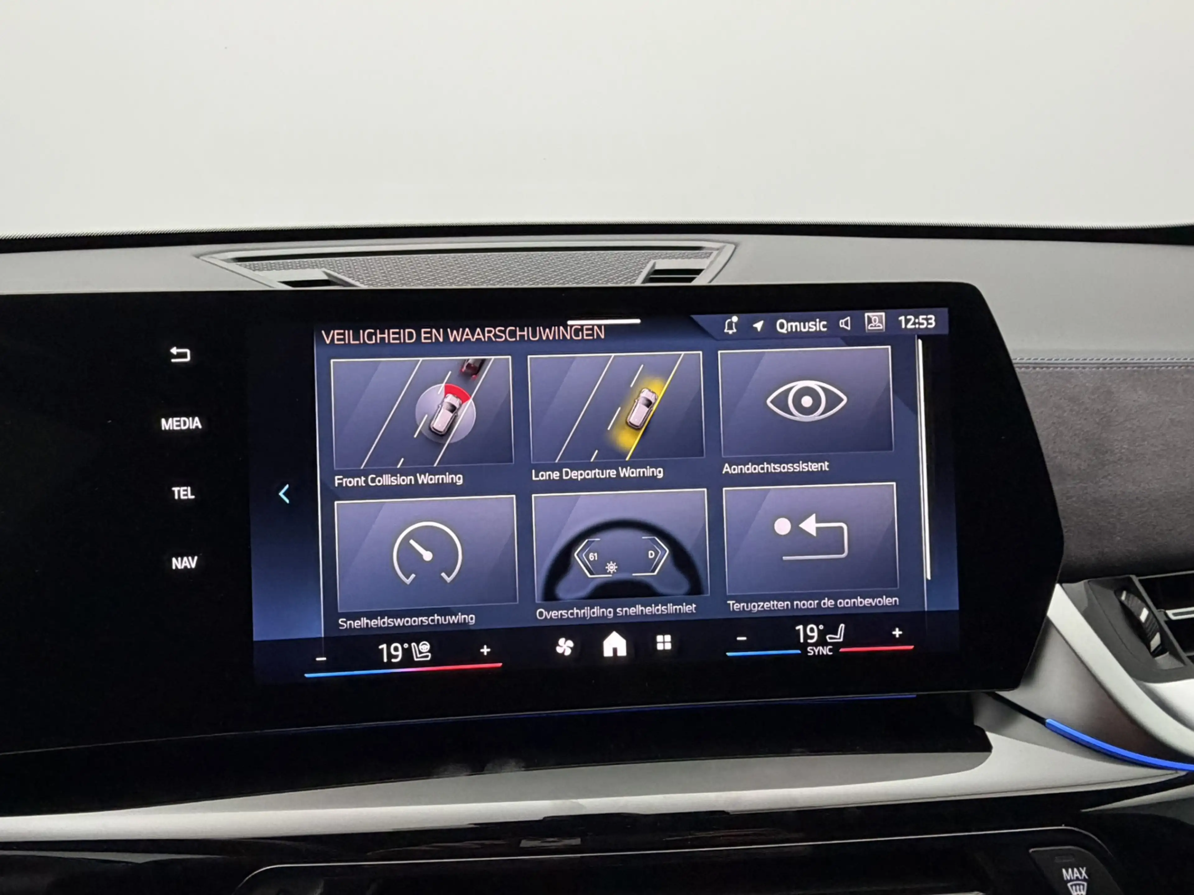 BMW iX1 eDrive20 67 kWh M-Sport Shadow Line SOH 98,3% | Or — photo 11