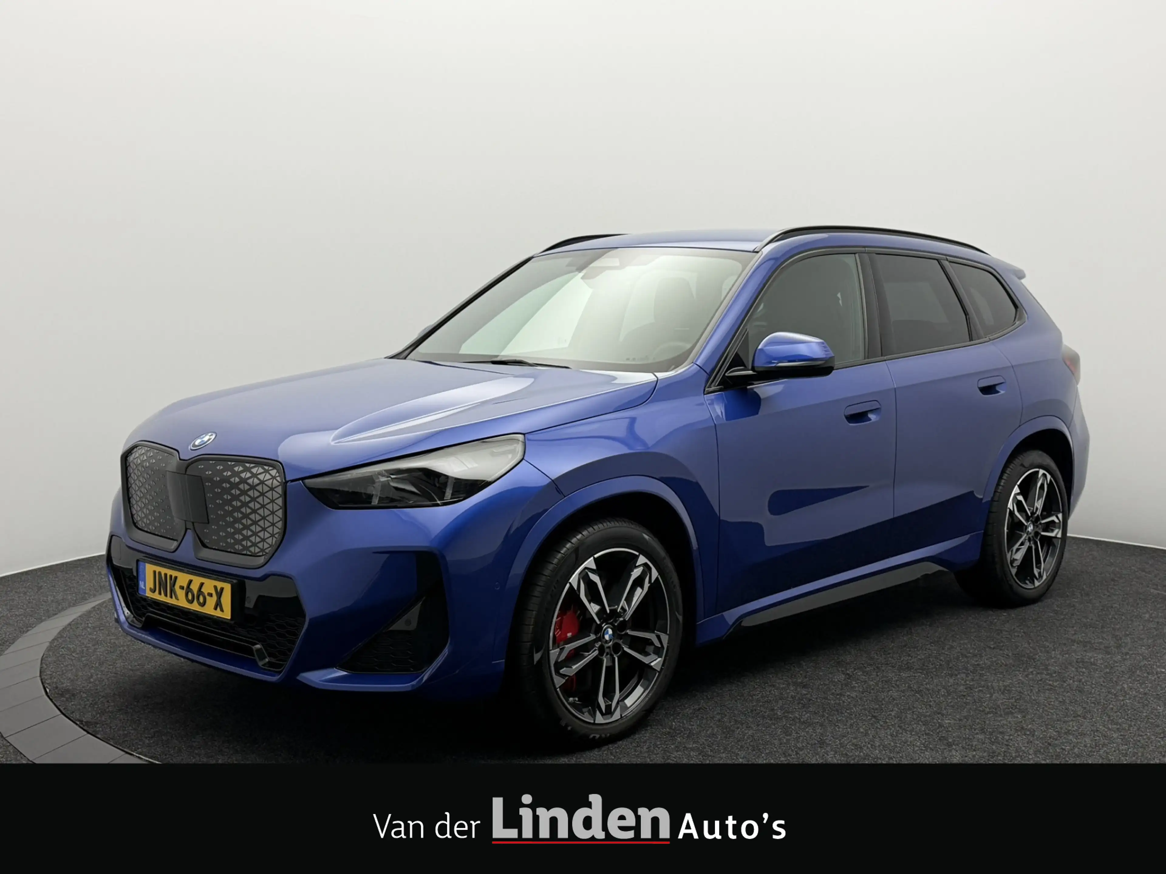 BMW iX1 eDrive20 67 kWh M-Sport Shadow Line SOH 98,3% | Or