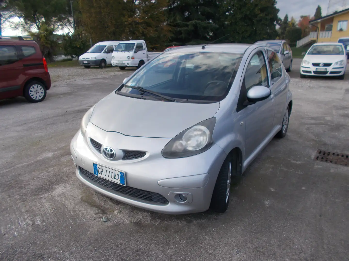 Toyota Aygo 1.0 Now 5 PORTE Argento - 2