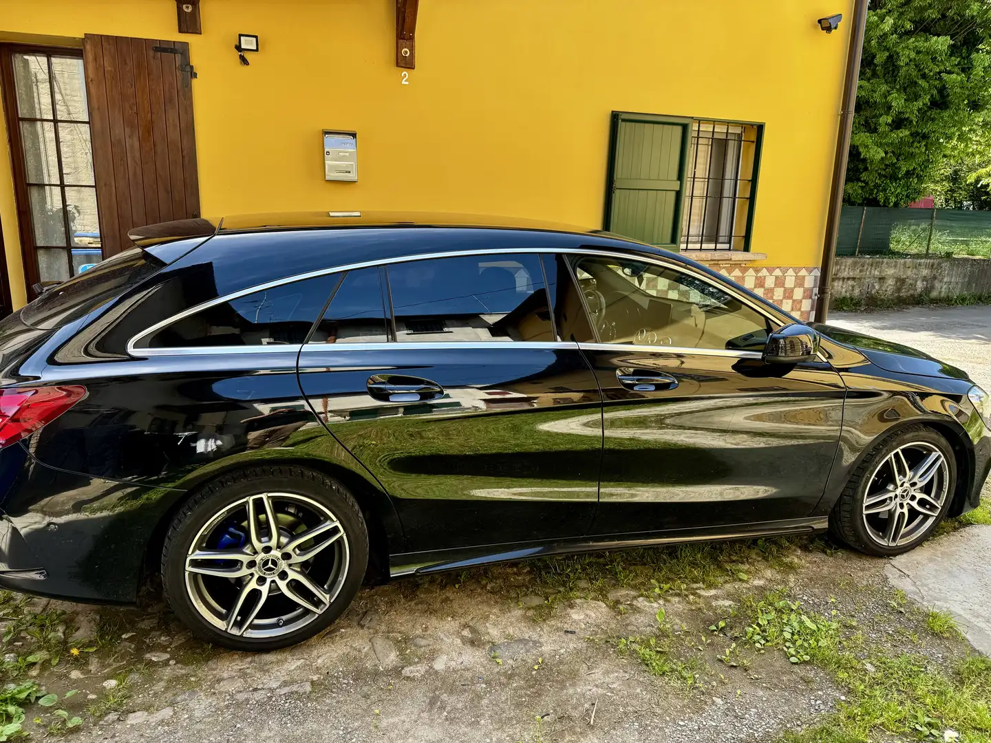 Mercedes-Benz CLA 200 Shooting Brake Night edition auto - 2