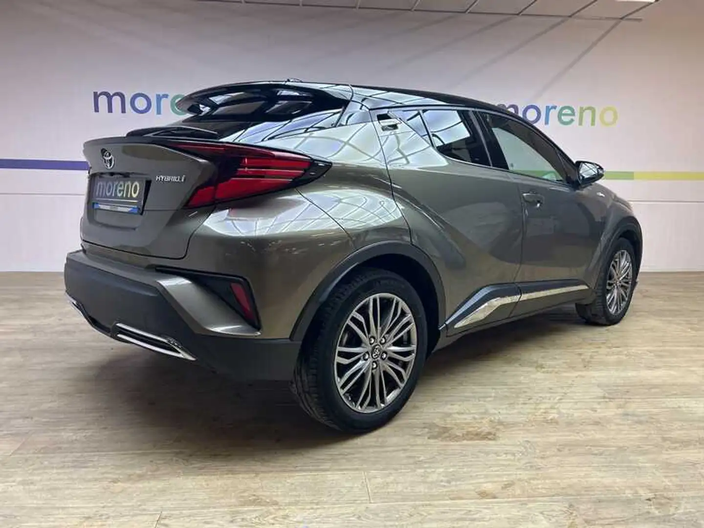 Toyota C-HR 2.0h Lounge e-cvt Bronze - 2
