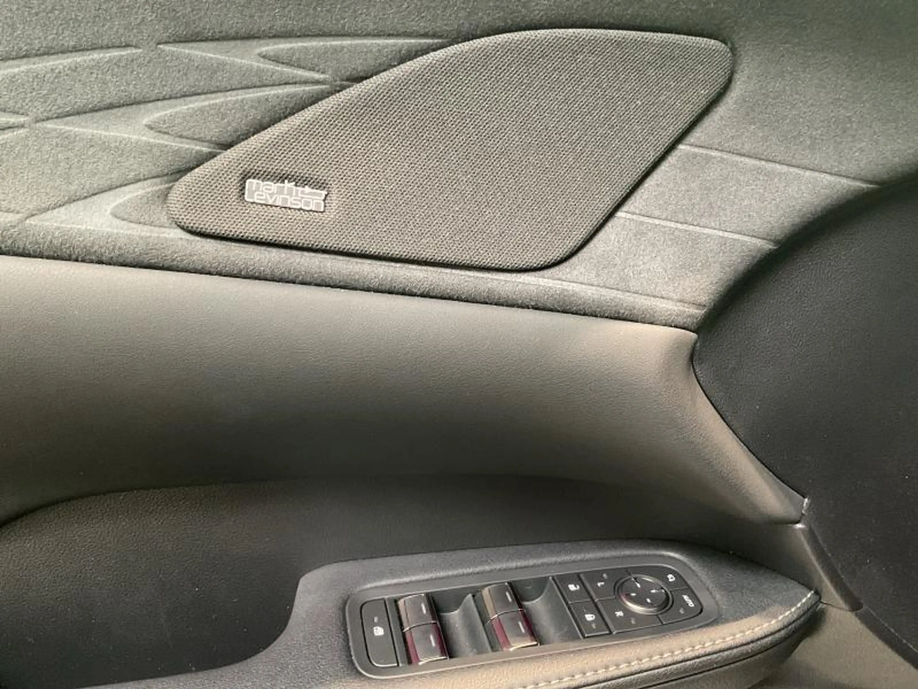 Lexus RX 500h F-SPORT — photo 8