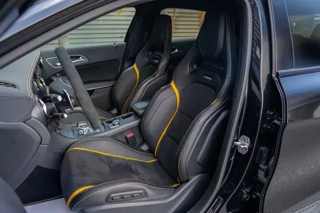 Mercedes-Benz GLA view 21