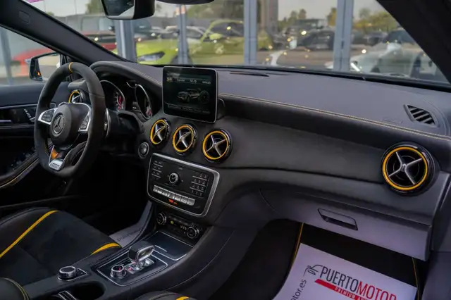 Mercedes-Benz GLA view 20