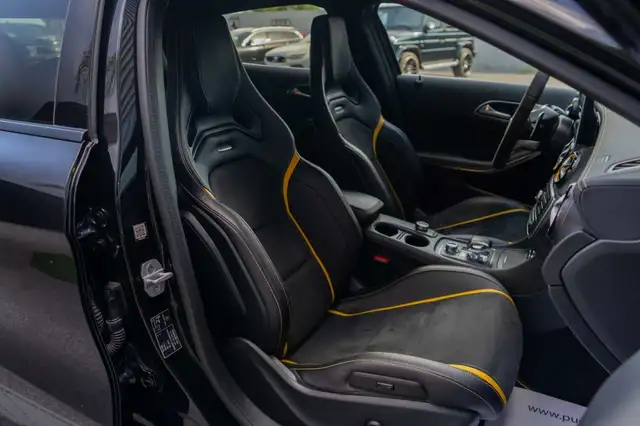 Mercedes-Benz GLA view 24