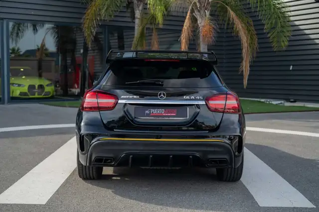 Mercedes-Benz GLA view 5
