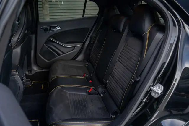 Mercedes-Benz GLA view 22