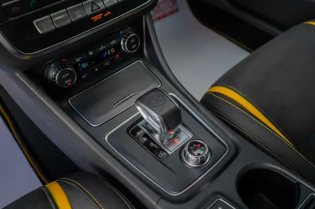 Mercedes-Benz GLA view 17