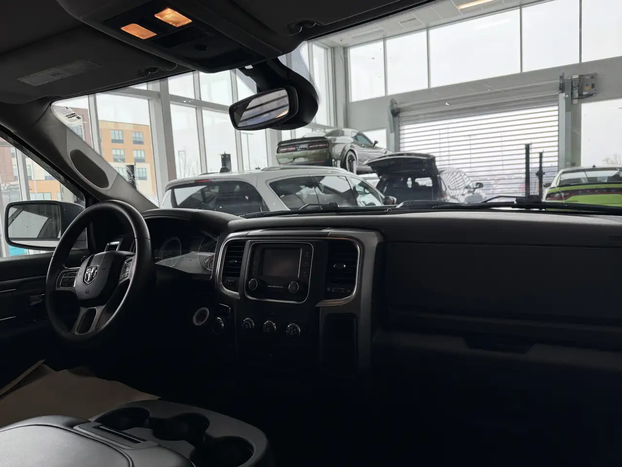 RAM 1500 снимка RAM 1500