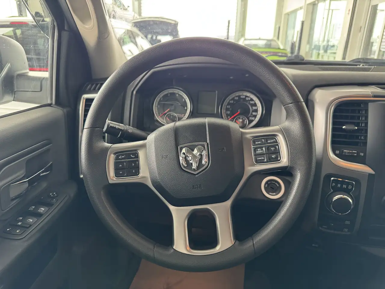 RAM 1500 снимка RAM 1500