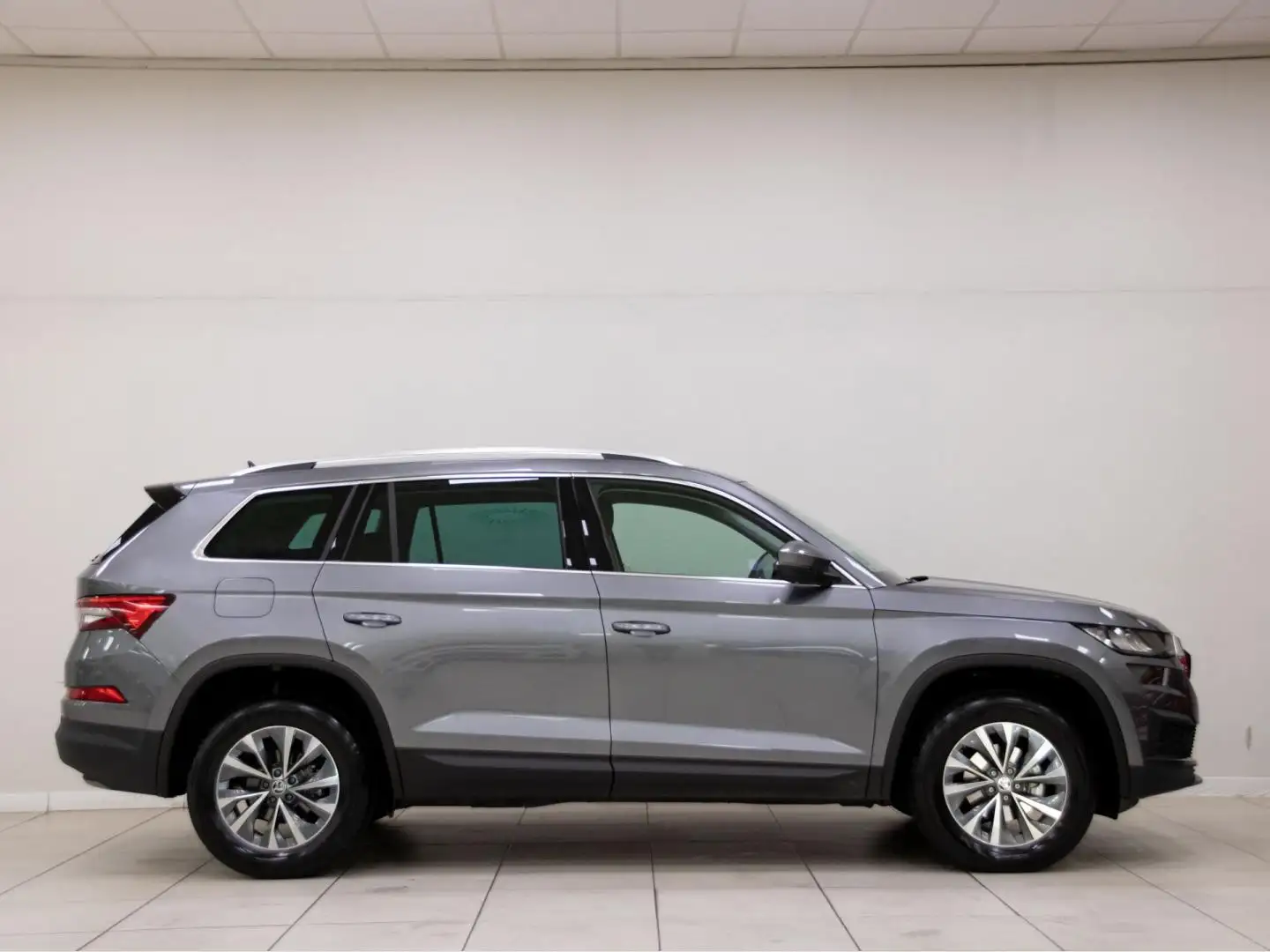 Skoda Kodiaq 1.5 TSI Ambition 4x2 110kW Gris - 2