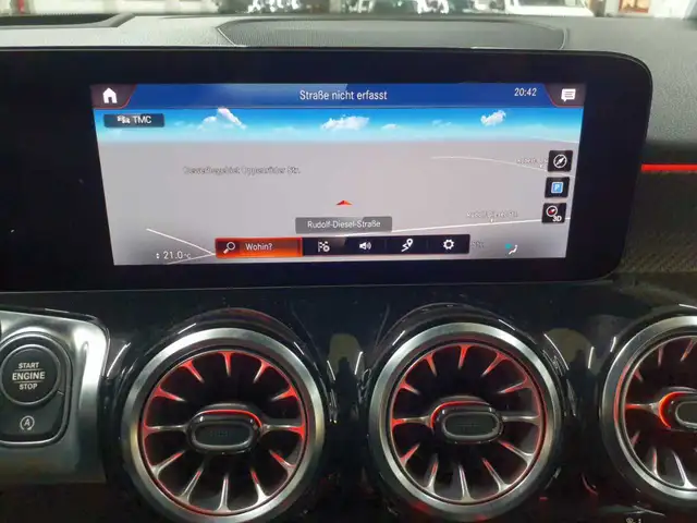 Mercedes-Benz GLB view 12