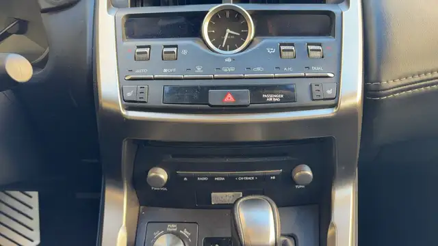 Lexus NX view 13