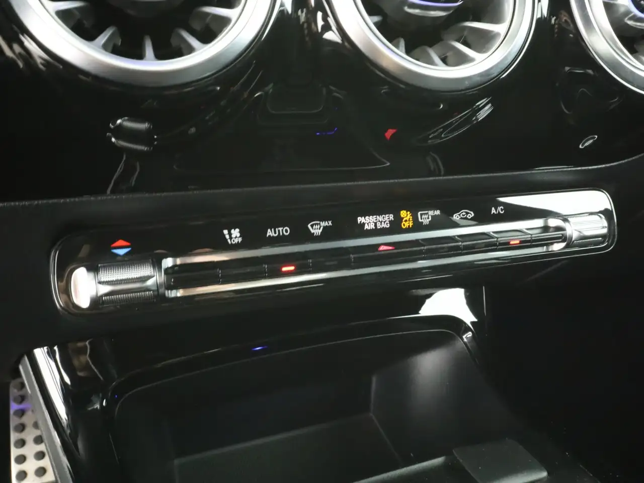 Mercedes-Benz CLA d *AMG*LED*Night*PDC*Kamera*Tempomat*DAB, миниатюра 14