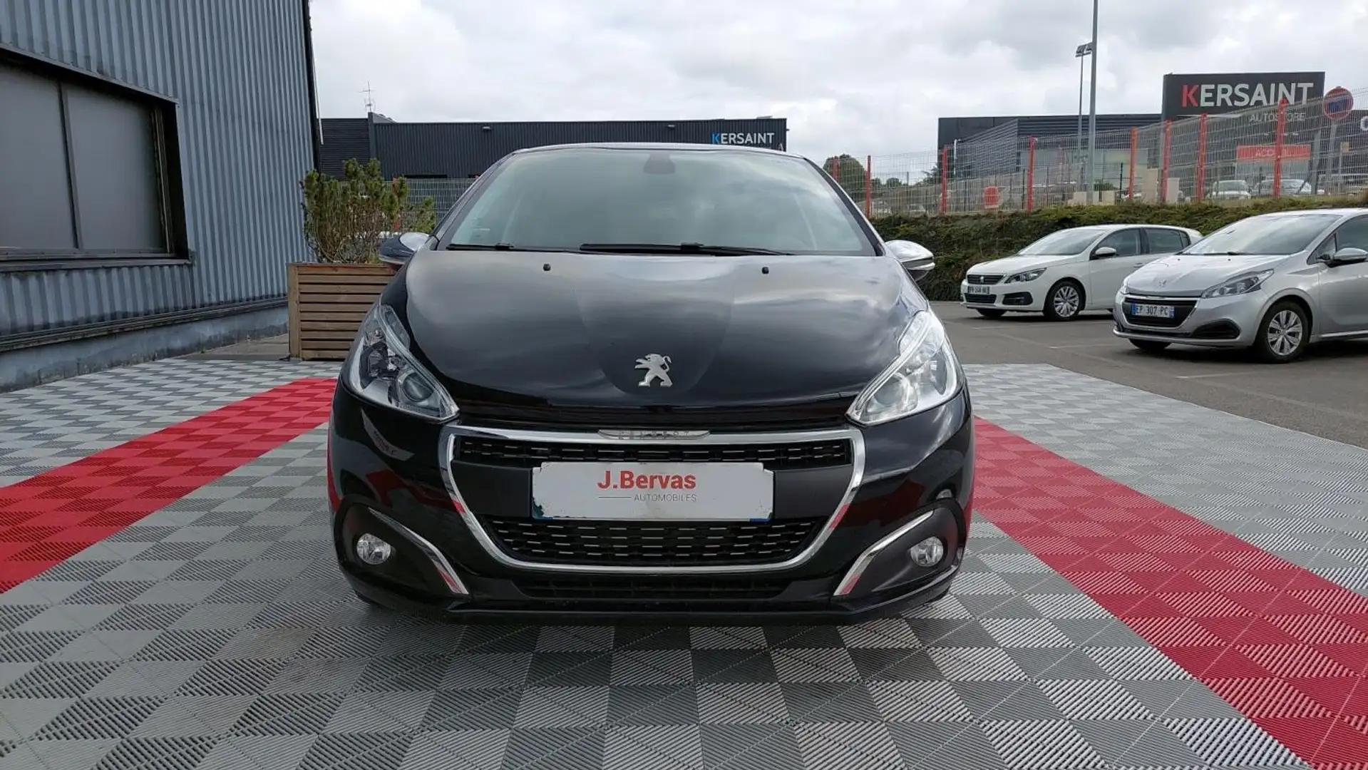 Peugeot 208 PureTech 82ch S&S Signature Noir - 2