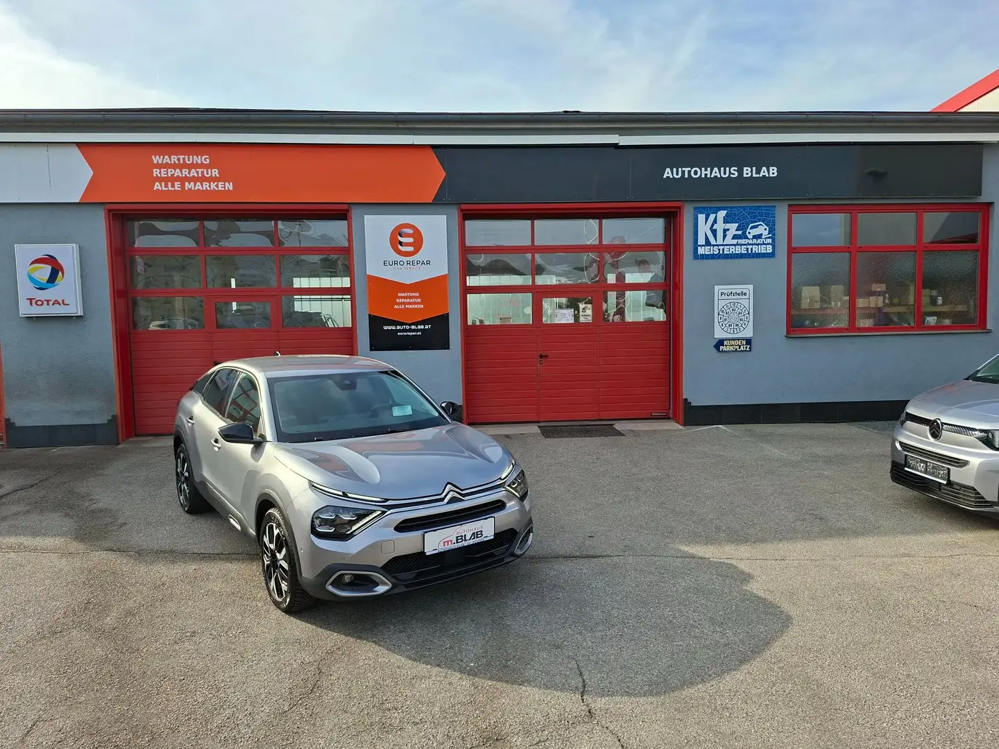 Citroen C4 C4 Pure Tech 130 EAT8 Max Automatik Grau - 1