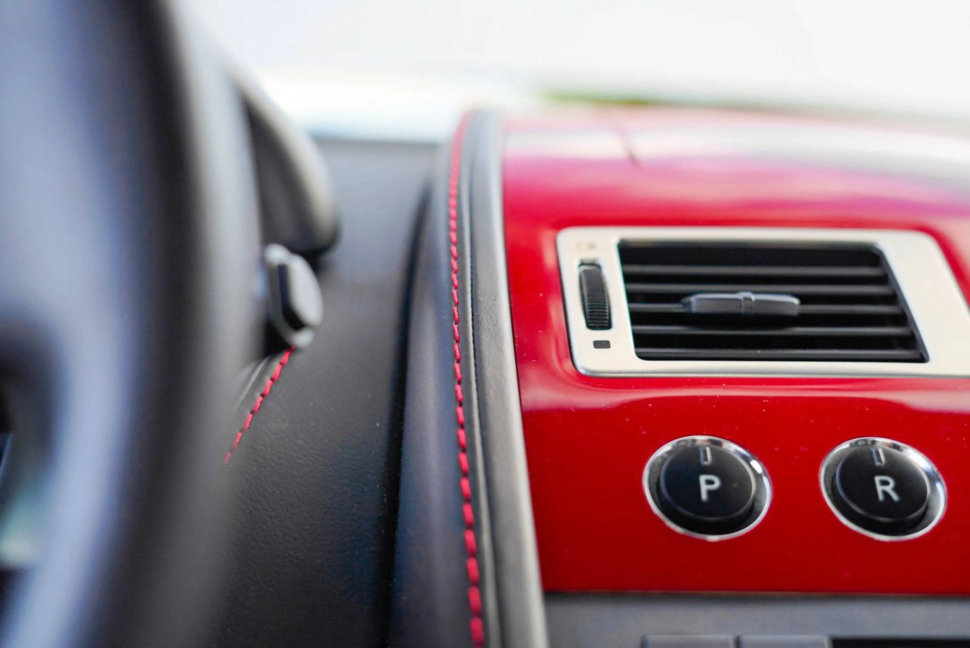 Aston Martin DB9 DB9 Coupe Touchtronic — photo 8