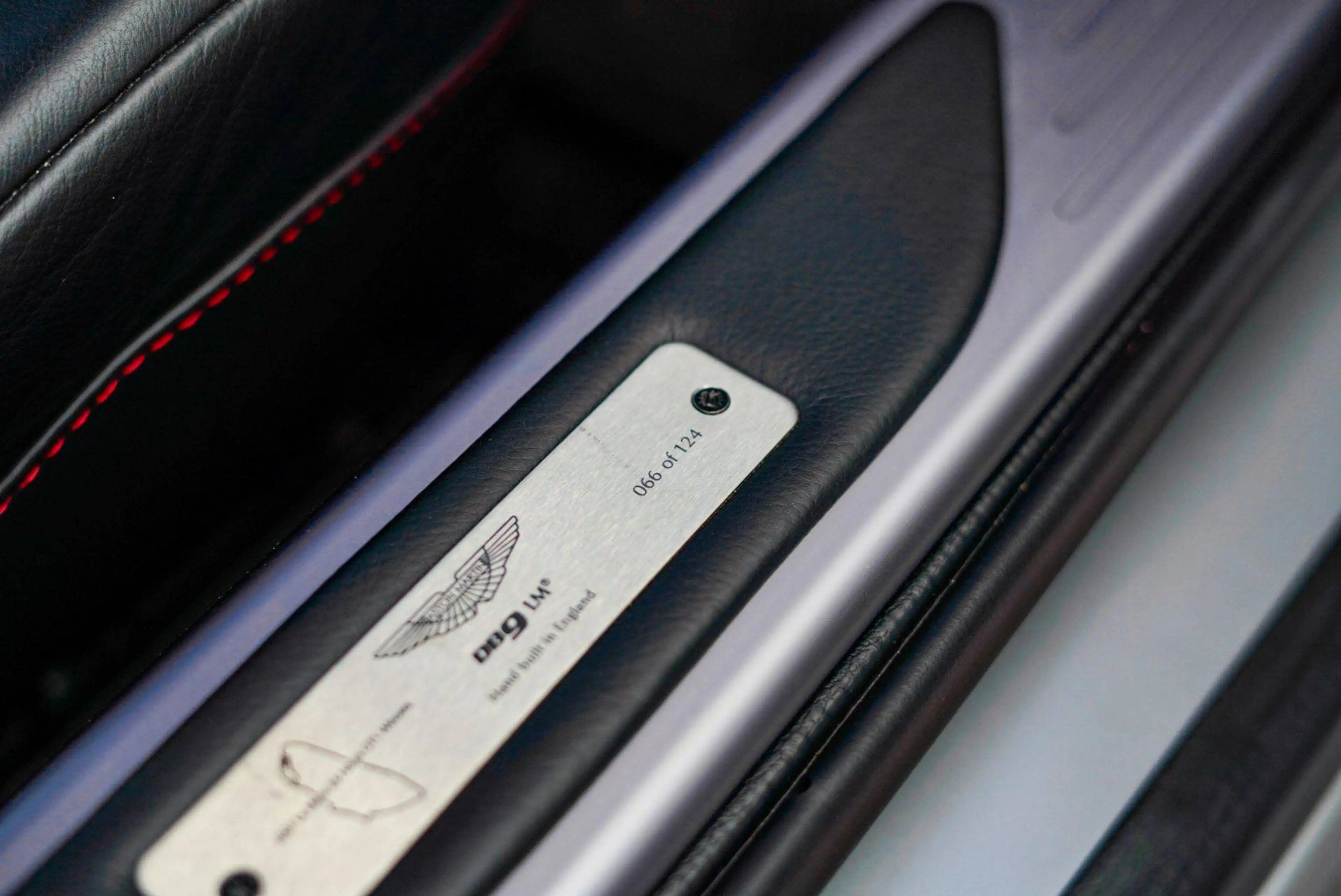 Aston Martin DB9 DB9 Coupe Touchtronic — photo 11