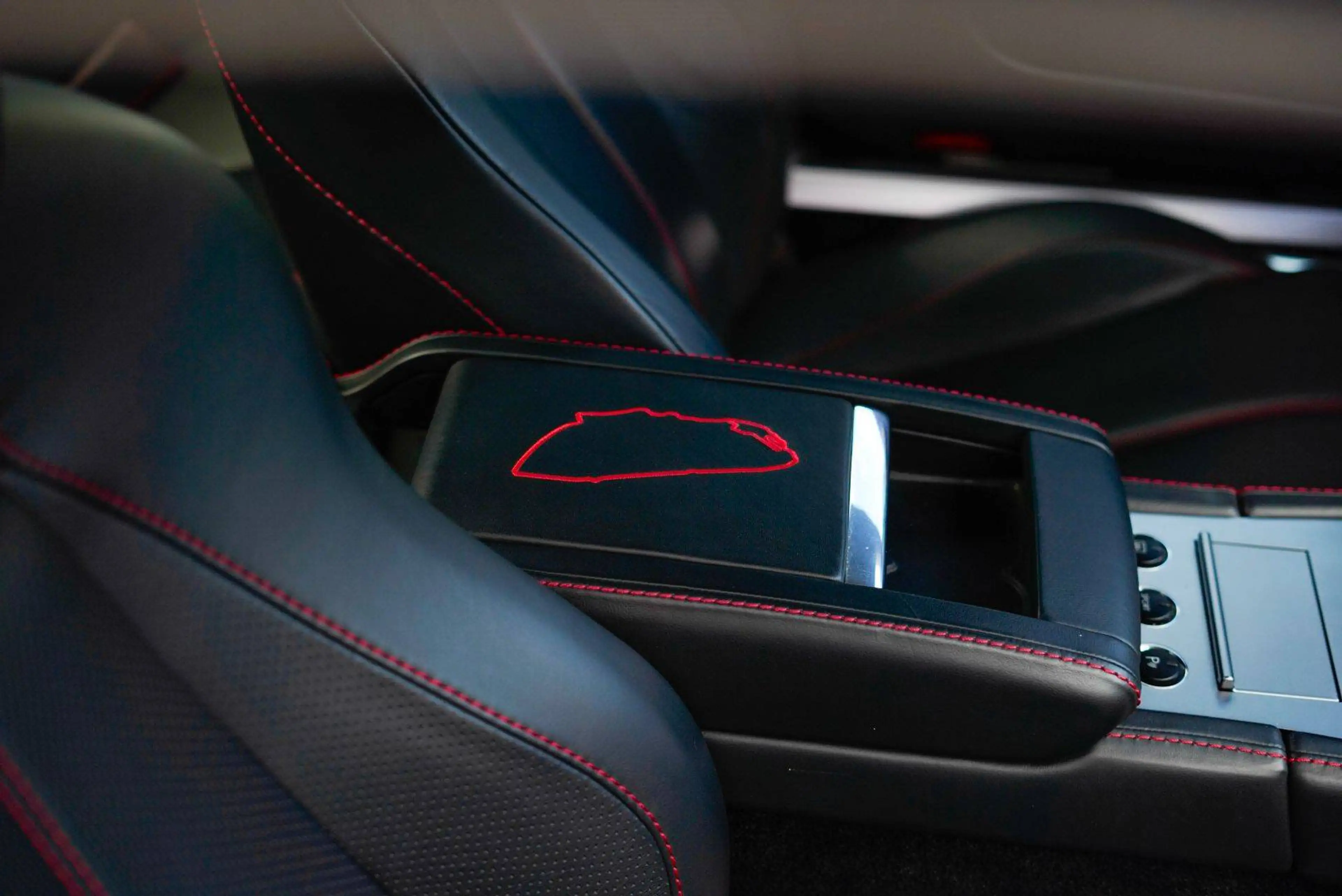 Aston Martin DB9 DB9 Coupe Touchtronic — photo 13