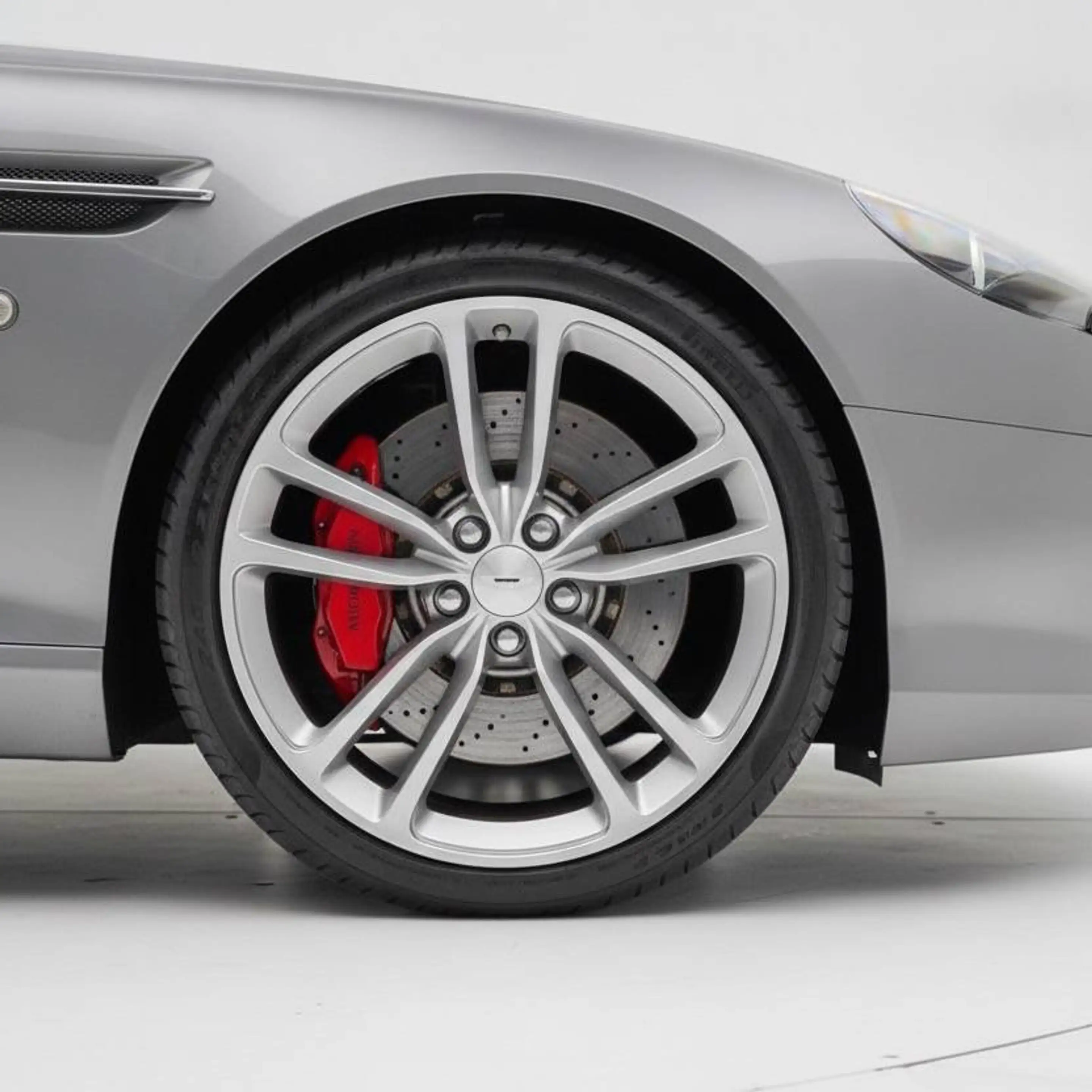 Aston Martin DB9 DB9 Coupe Touchtronic — photo 4