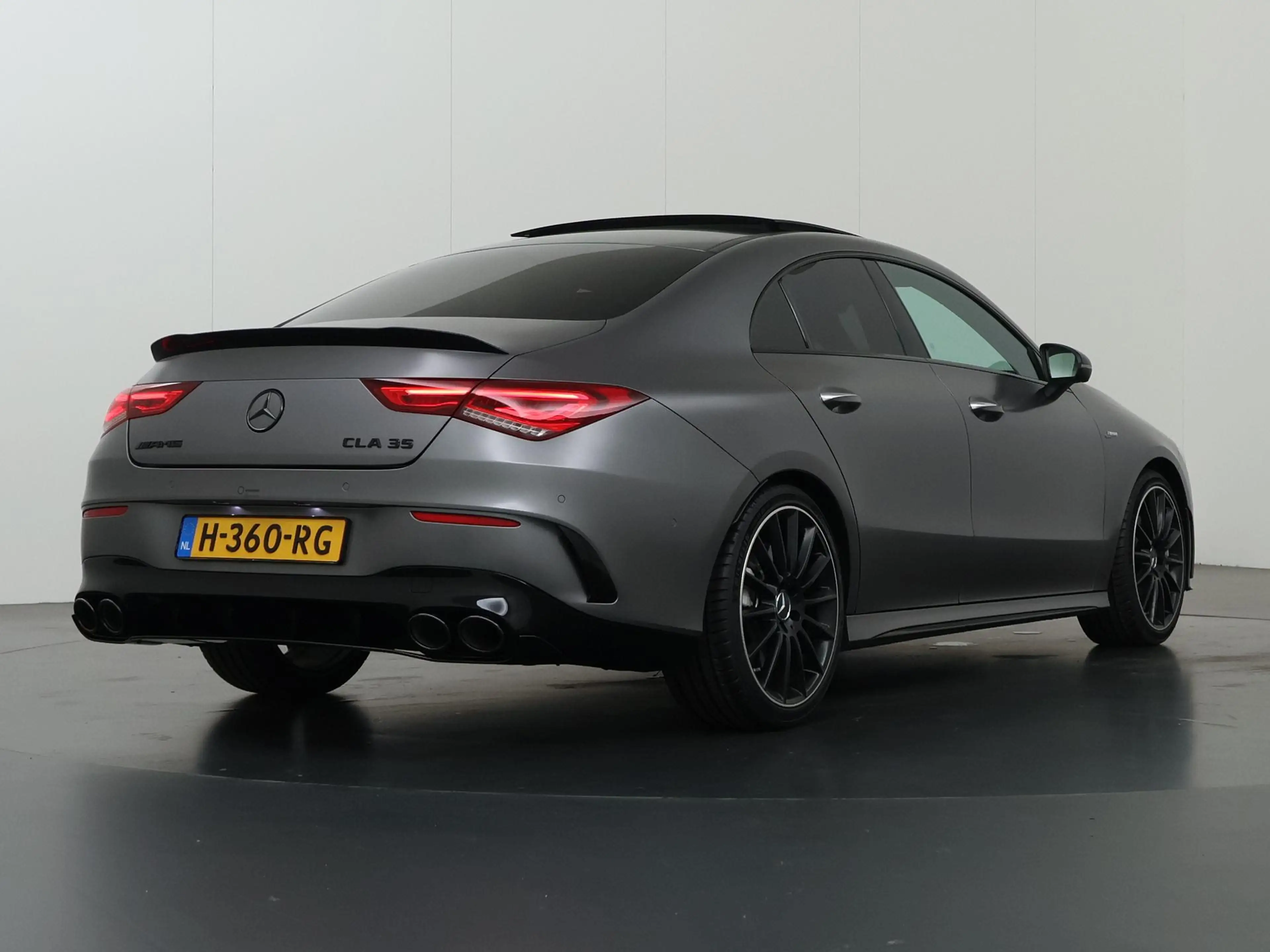 Mercedes-Benz CLA 35 AMG 4MATIC Premium Plus | Panoramadak | 360 camera | B — photo 2