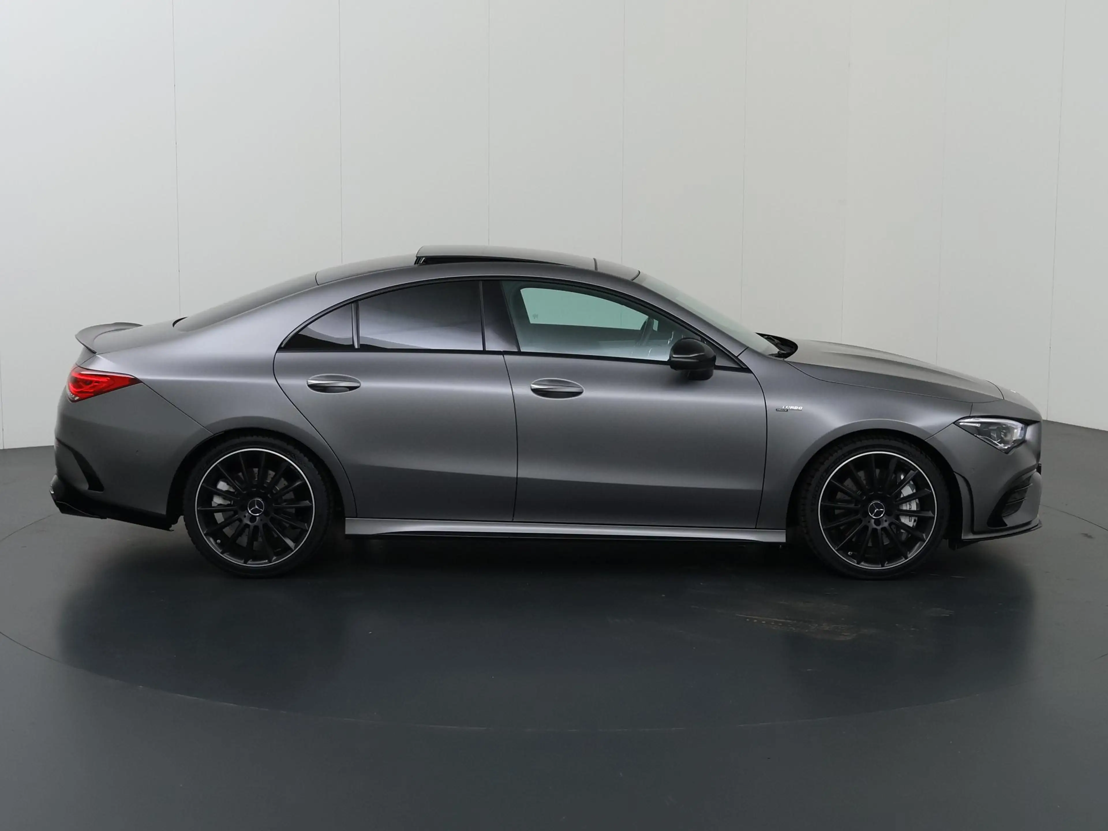 Mercedes-Benz CLA 35 AMG 4MATIC Premium Plus | Panoramadak | 360 camera | B — photo 6