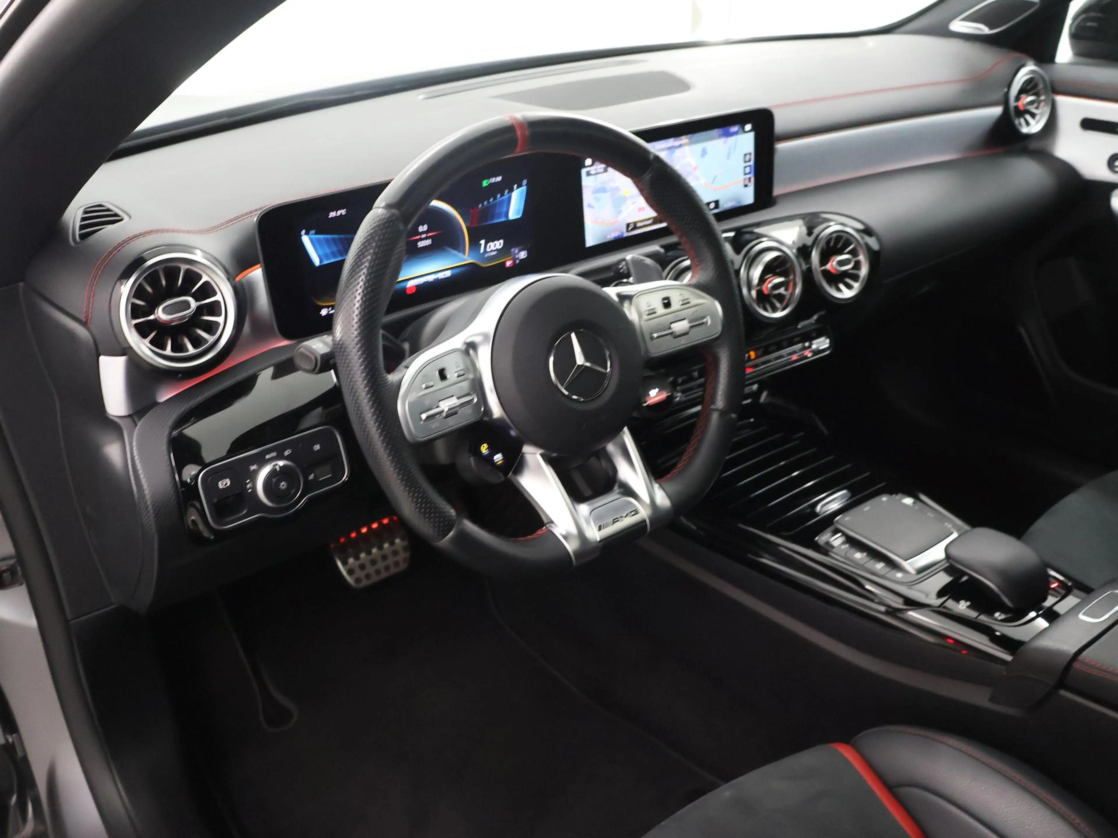 Mercedes-Benz CLA 35 AMG 4MATIC Premium Plus | Panoramadak | 360 camera | B — photo 7