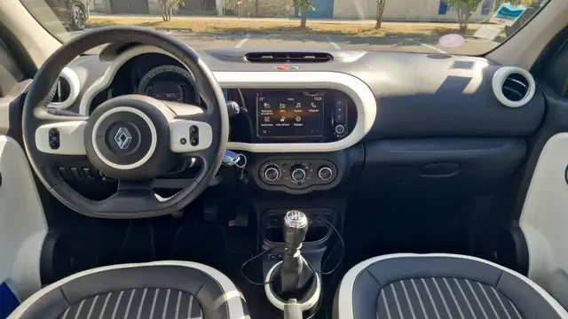 Renault Twingo view 11