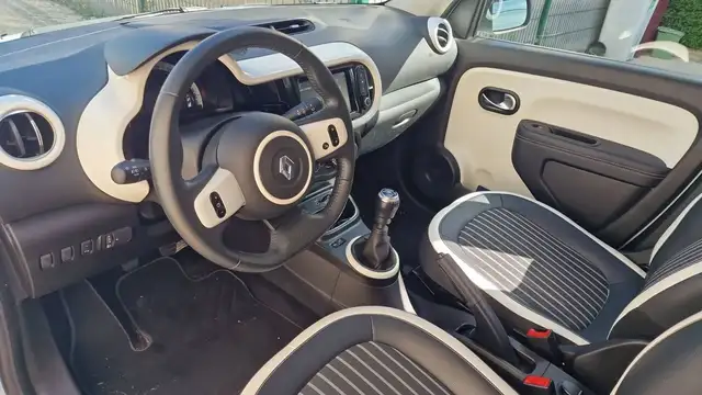 Renault Twingo view 8