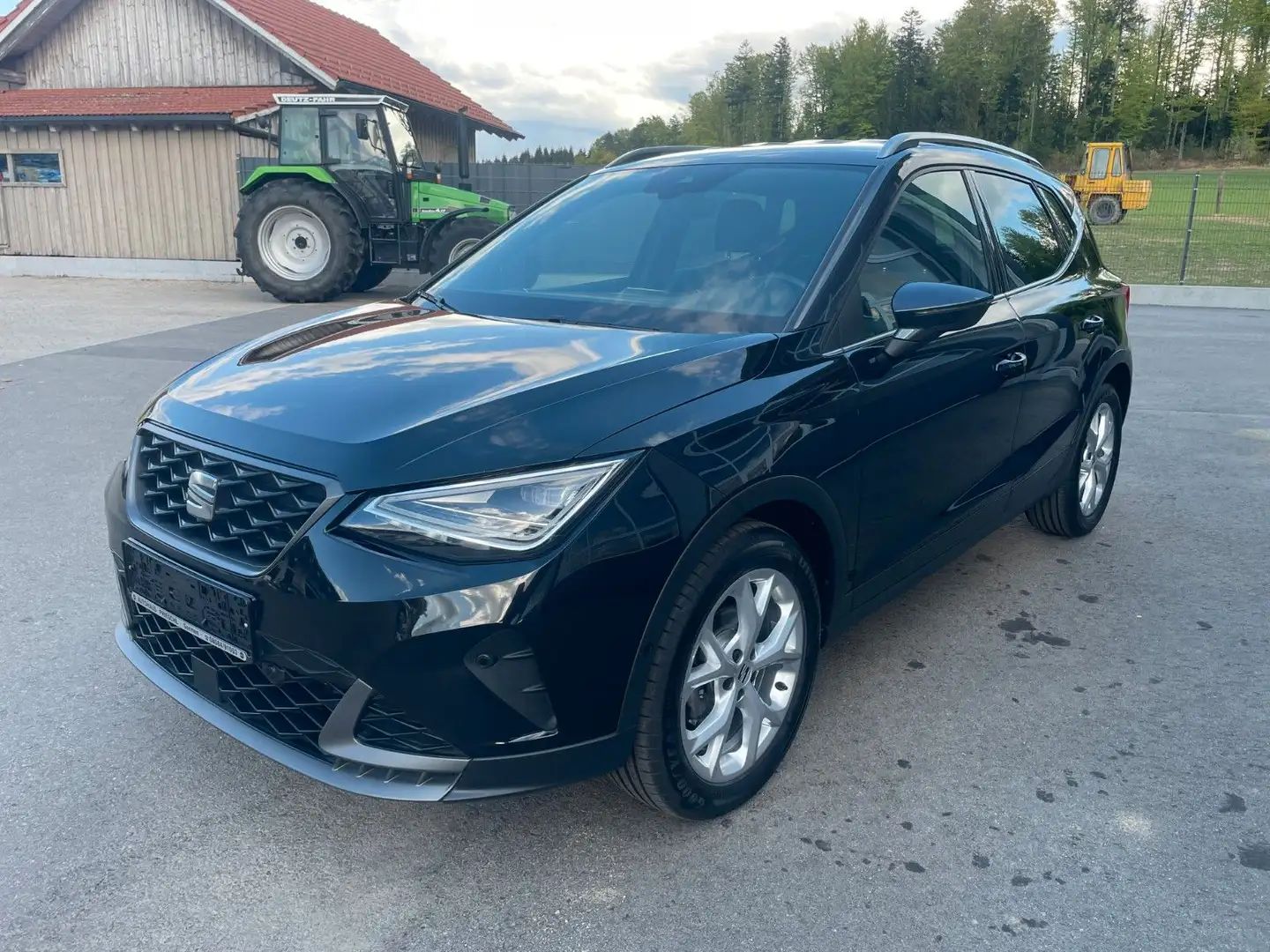 SEAT Arona 1.0 TSI FR,LED,Kamera,SHZ,DAB Schwarz - 1