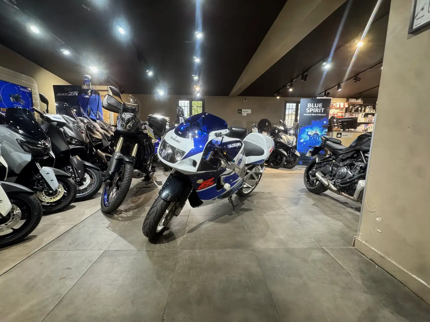 Suzuki GSX-R 750 Weiß - 1