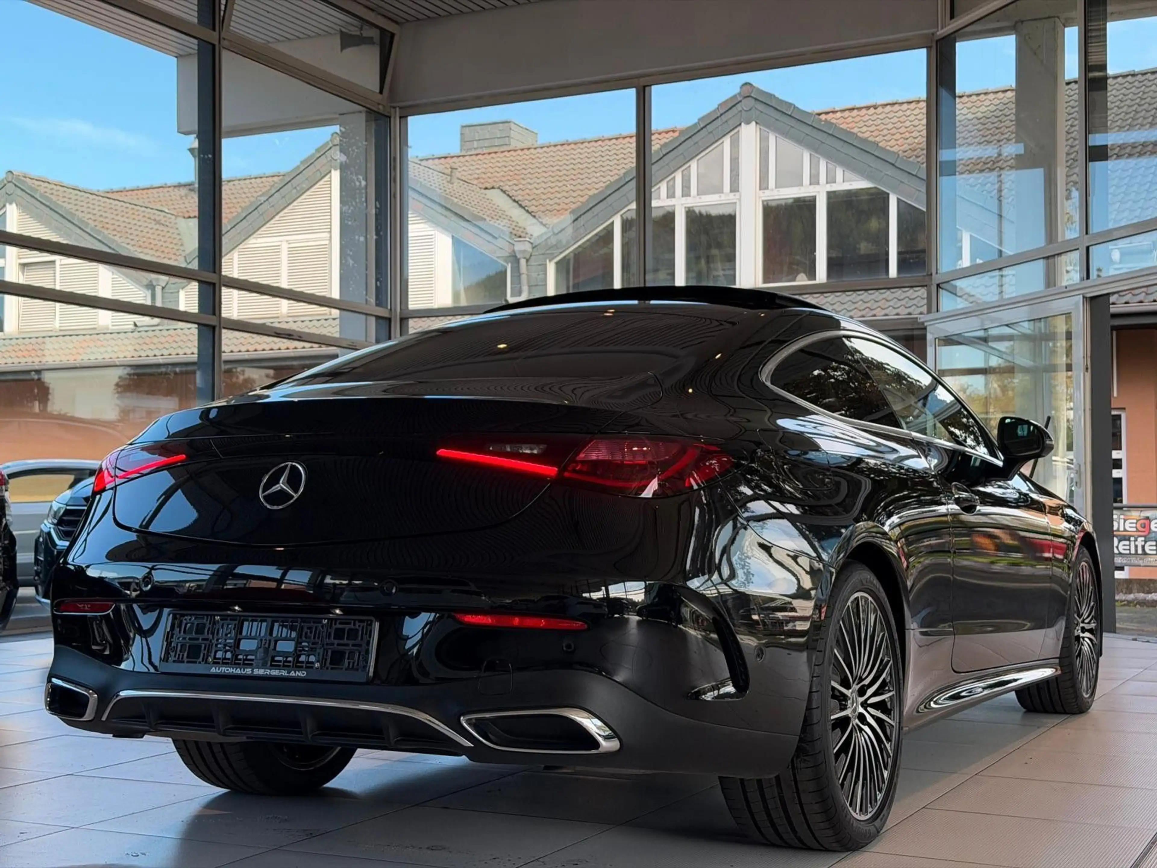 Mercedes-Benz CLE 300 Coupe 4Matic AMG Line Advanced Plus — photo 5