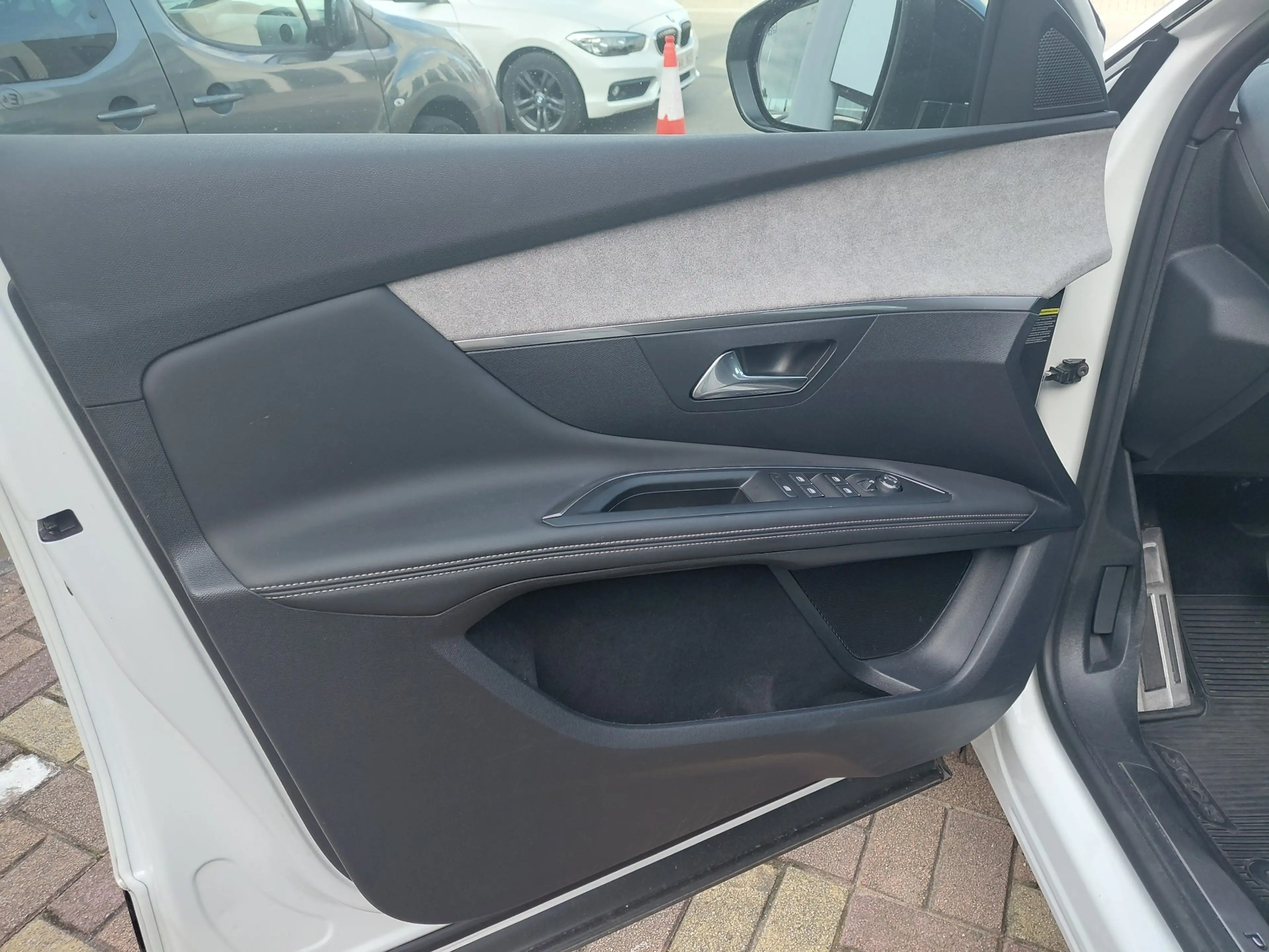 Peugeot 3008 3008 1.2 PureTech GT (EU6.4) — photo 11