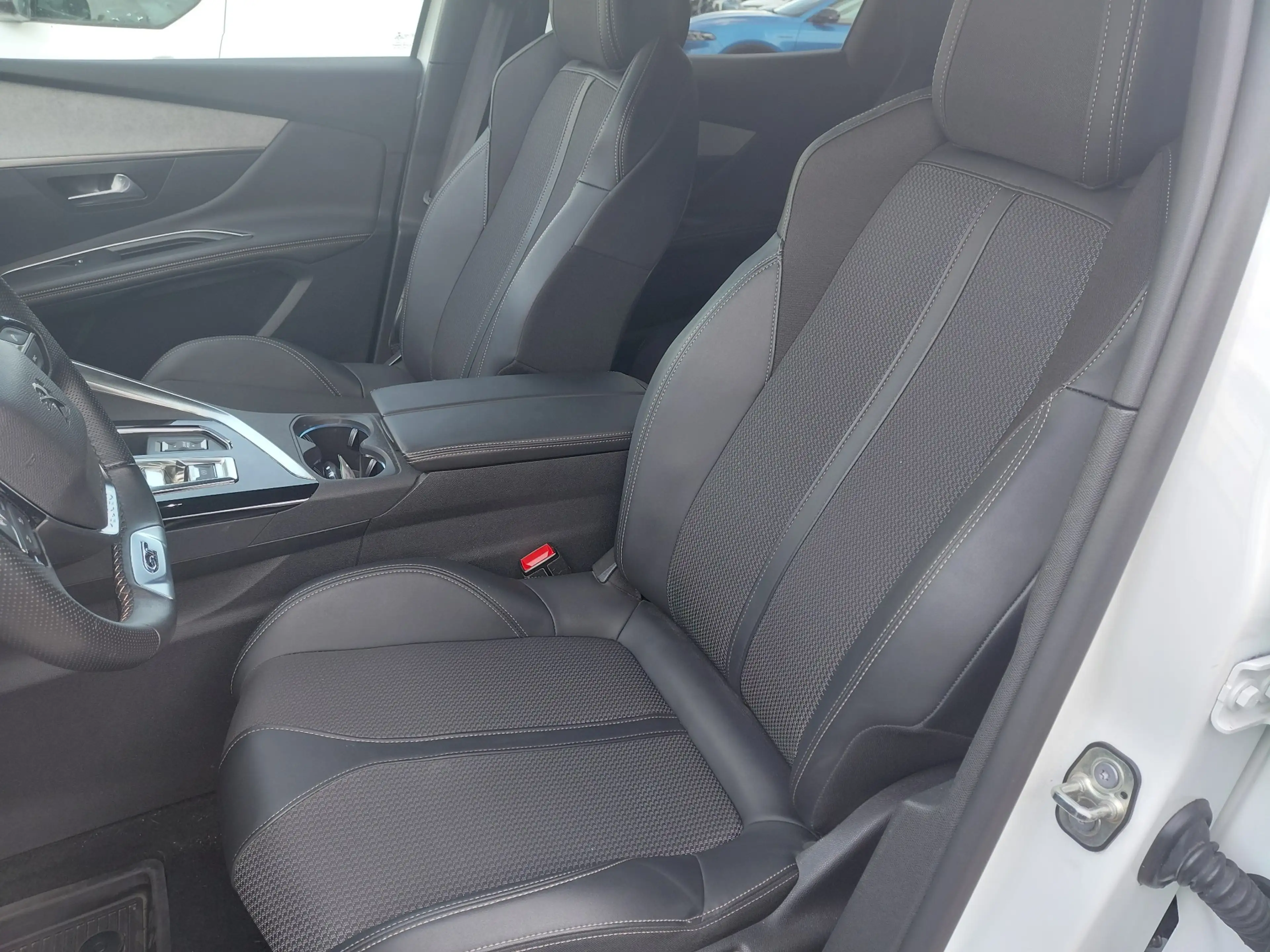 Peugeot 3008 3008 1.2 PureTech GT (EU6.4) — photo 8