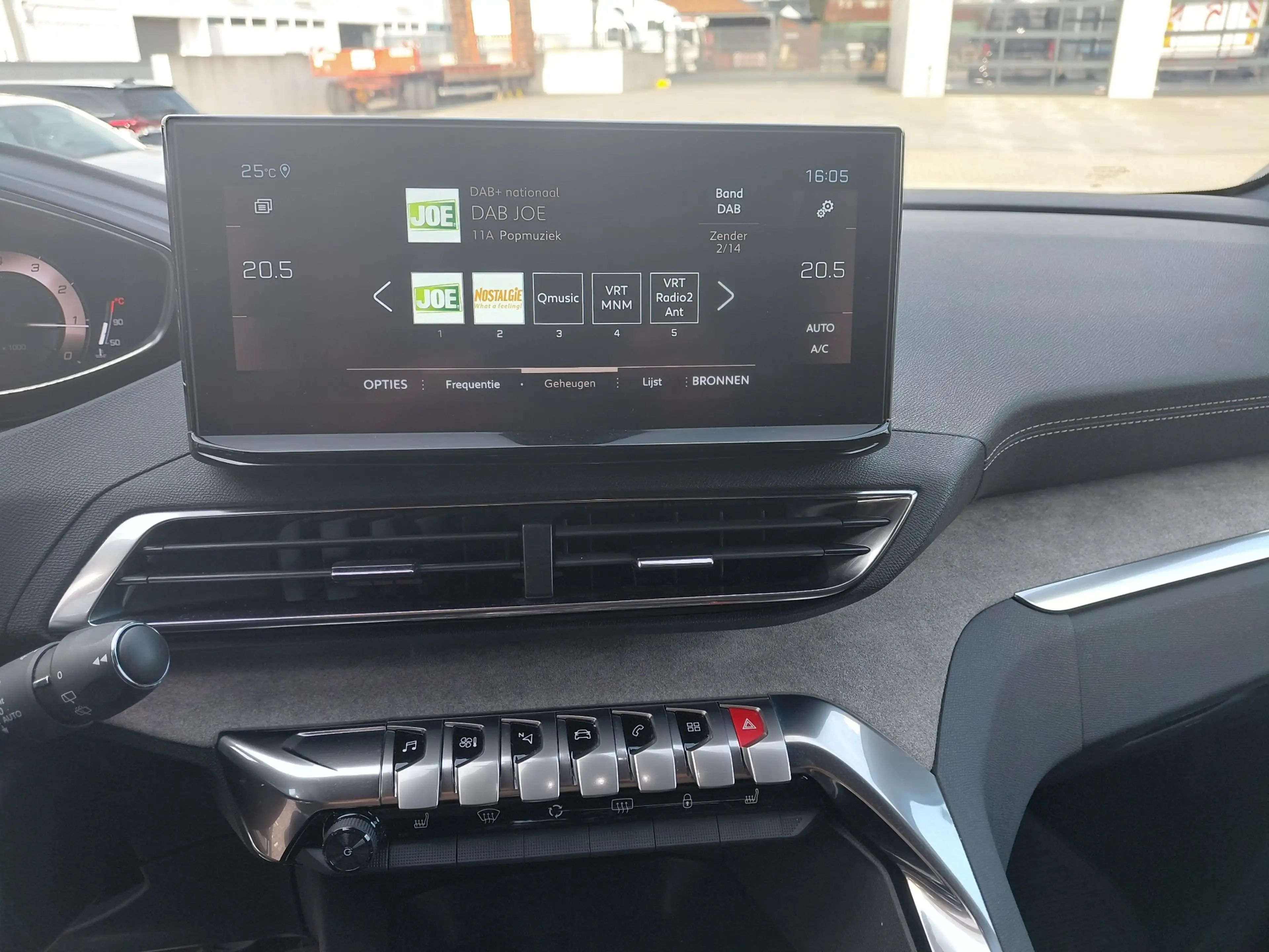 Peugeot 3008 3008 1.2 PureTech GT (EU6.4) — photo 9