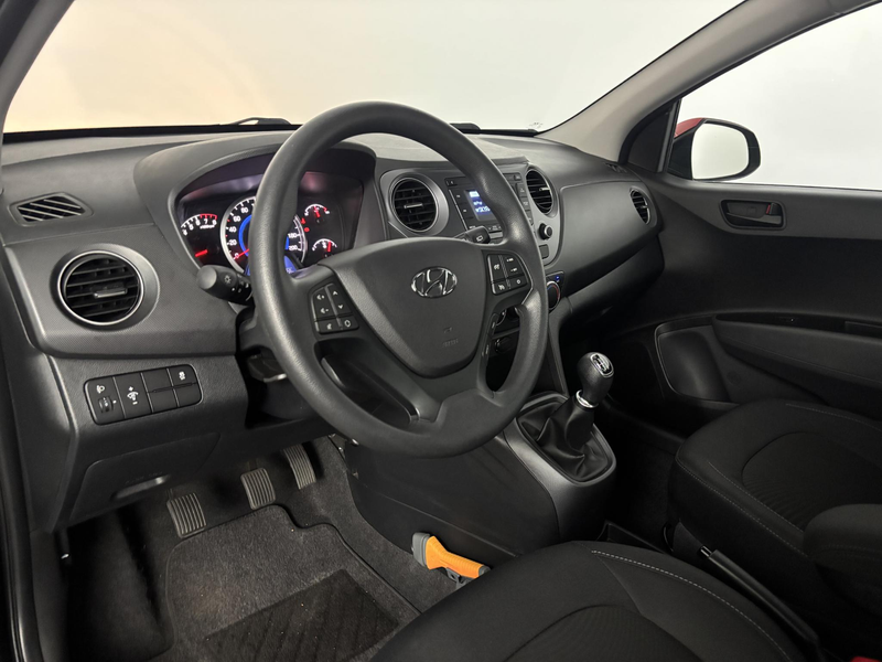 Hyundai i10 1.0i Comfort — photo 2