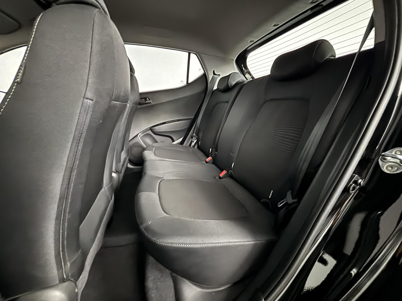 Hyundai i10 1.0i Comfort — photo 15