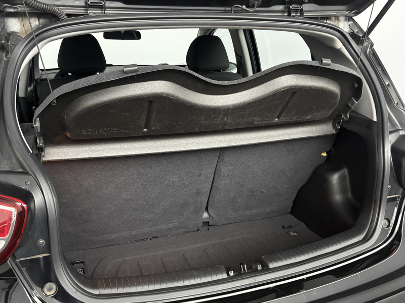 Hyundai i10 1.0i Comfort — photo 11