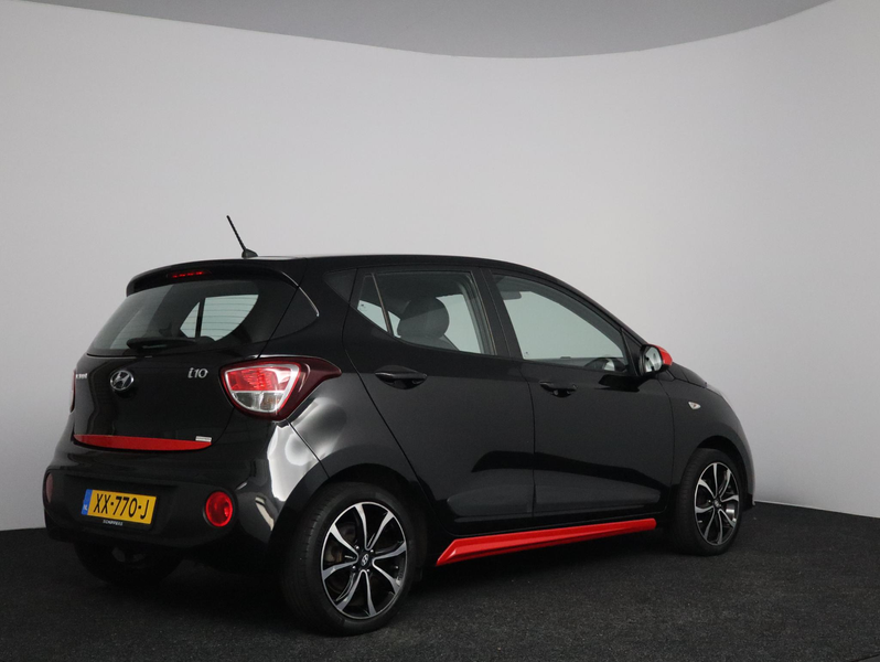 Hyundai i10 1.0i Comfort — photo 8