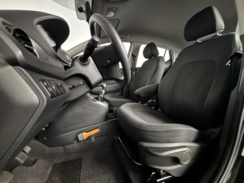 Hyundai i10 1.0i Comfort — photo 3