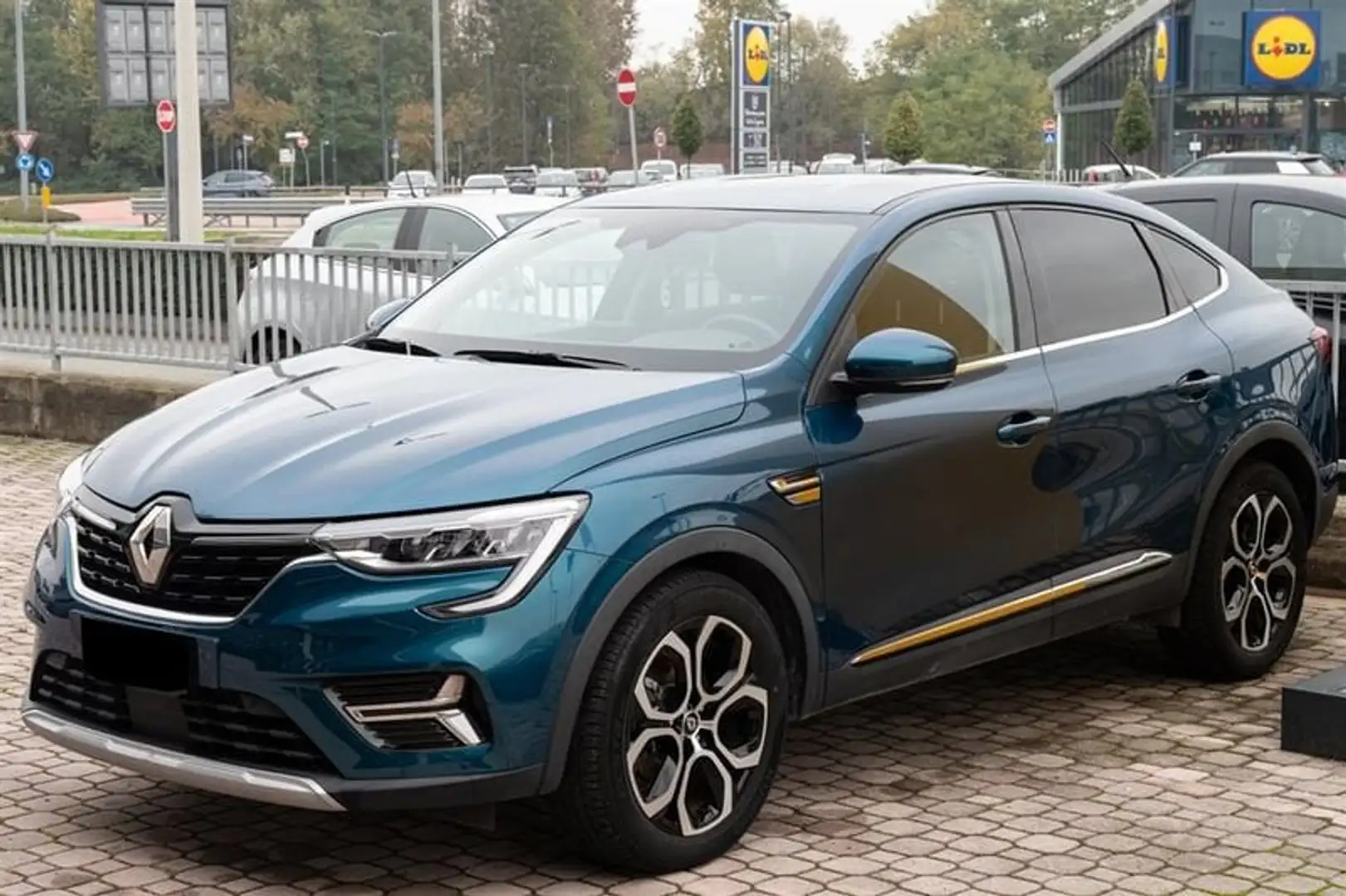 Renault Arkana Hybrid E-TECH 145 CV Intens Kék - 1