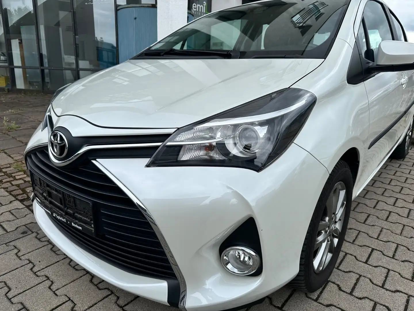 Toyota Yaris 1.3 Edition-S *1.Hand *Scheckheft *TÜV Neu Blanco - 2