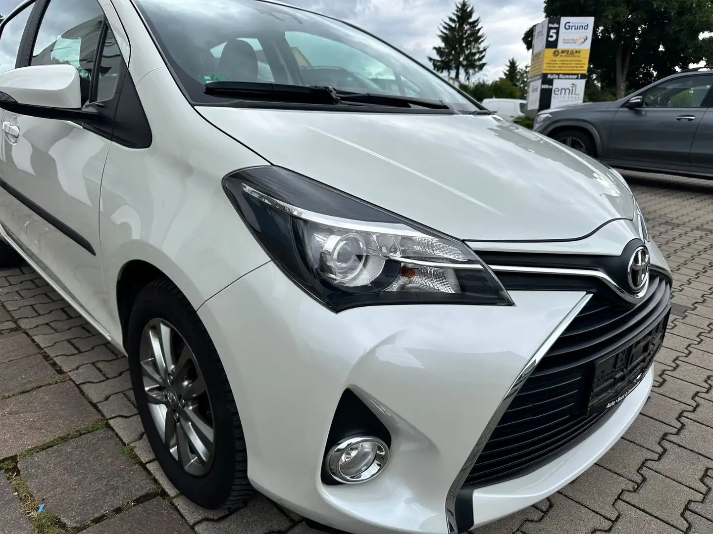 Toyota Yaris 1.3 Edition-S *1.Hand *Scheckheft *TÜV Neu Blanco - 1