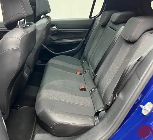 Peugeot 308 view 9