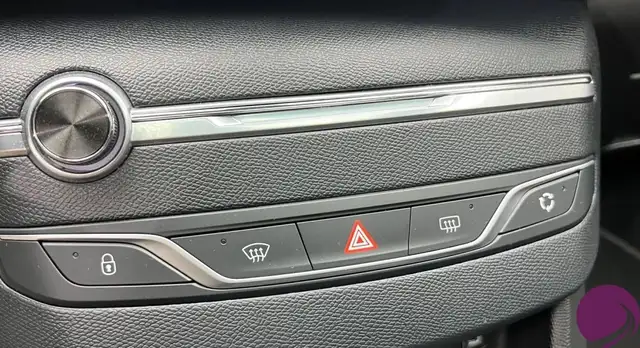 Peugeot 308 view 12