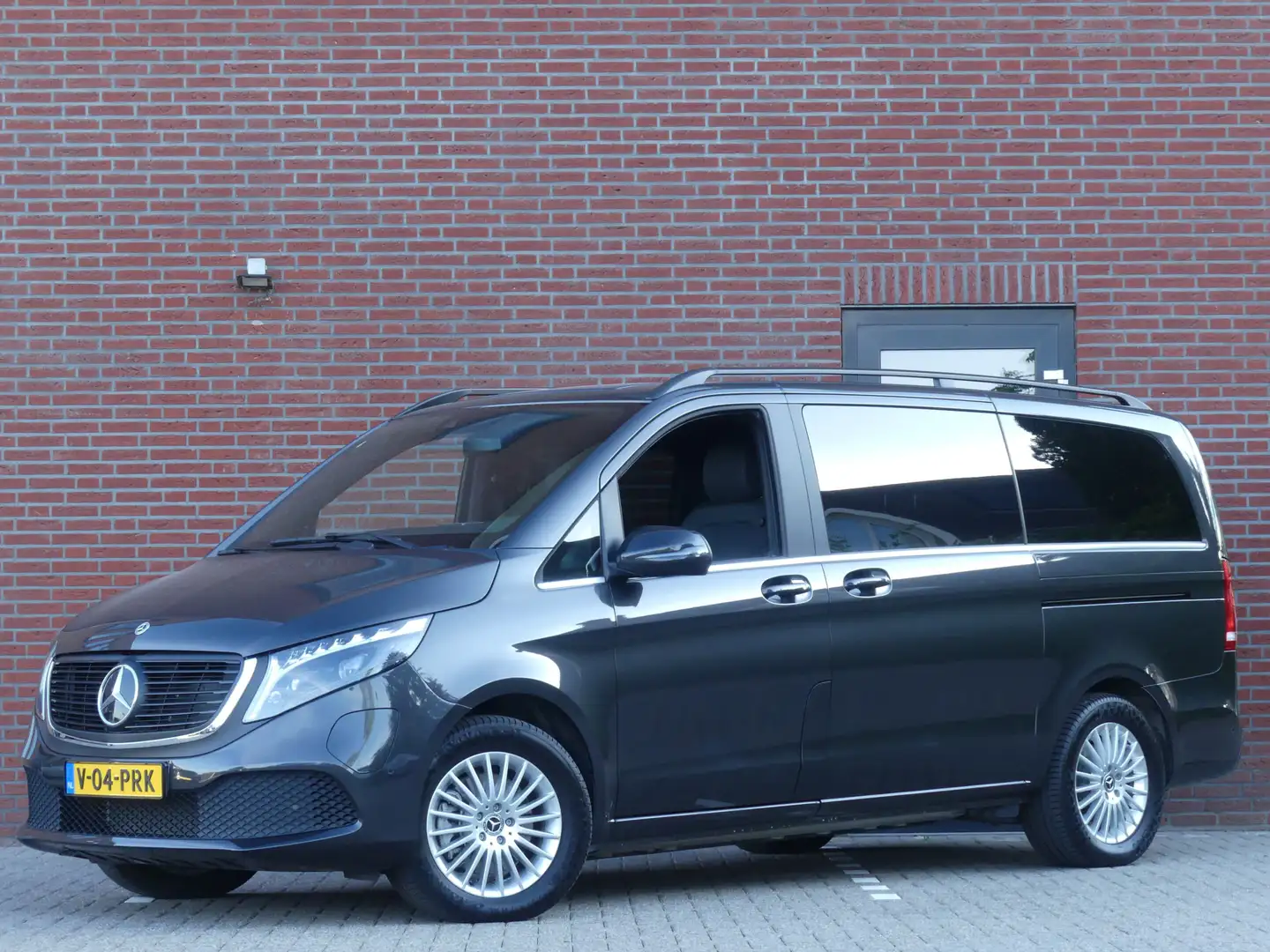 mercedes-benz eqv