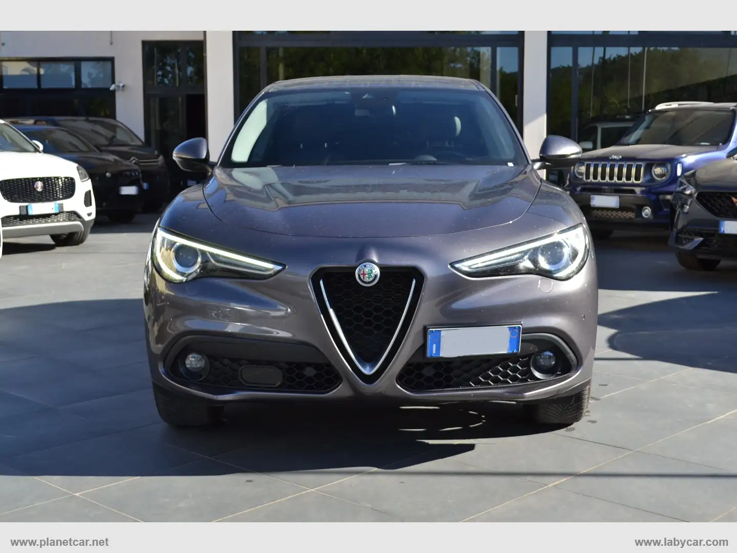 Alfa Romeo Stelvio 2.2 T.diesel 210 CV AT8 Q4 Exec. Gris - 2